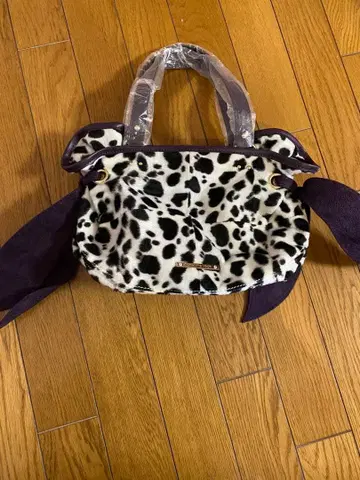 사만사베가 핸드백