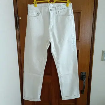 UNIQLO 스트레이트 데님 32/81.5cm 화이트