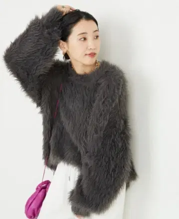 프릭스스토어 페더 얀 샤기 니트 풀오버