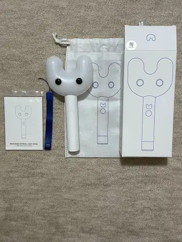 NewJeans 공식 응원봉 스트랩 포함