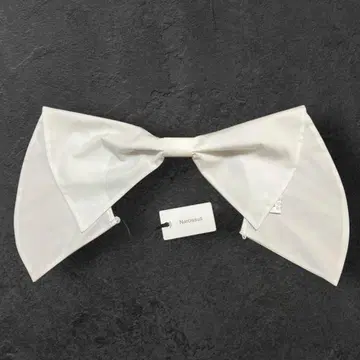 Narcissus 화이트 리본 탈부착 카라