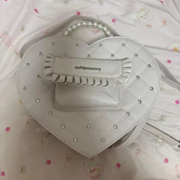 mellfy memory 멜피메모리 하트형 숄더 백