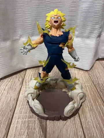 드래곤볼 베지터 피규어