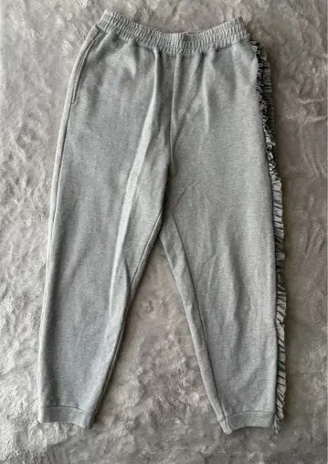 H.A.K 하쿠 하드 컴팩트 한쪽 프릴 스웨트 팬츠