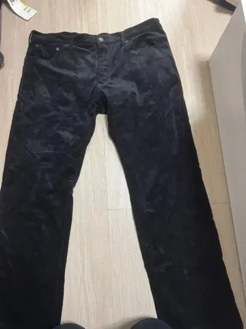 블랙 스웨이드 스트레이트 팬츠