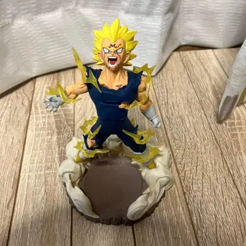 초사이어인 갓 초사이어인 베지터 피규어