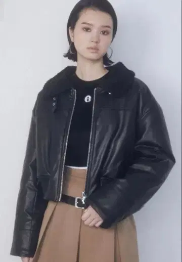 EMODA 숏 보아 블루종