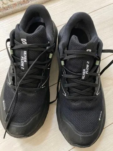 ULTRA FLOW 2 트레일 러닝화 26.5 사이즈
