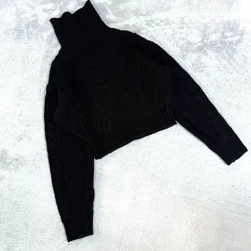 [에브리스] (F) 케이블 짜임 터틀넥 블랙 크롭 기장