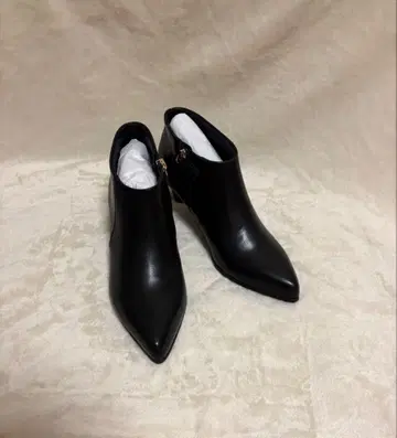 [ 미사용 새상품 ] UNITED ARROWS 부티