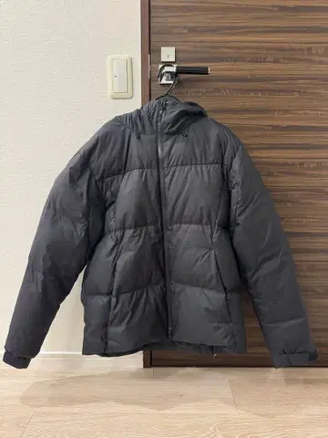유나이티드 애로우즈 블랙 후드 부착 다운 자켓 L 사이즈