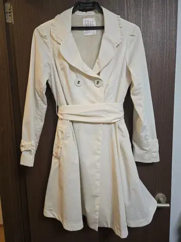 시크릿 허니 화이트 트렌치코트 프릴