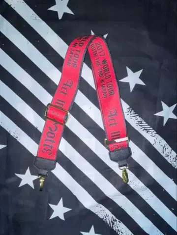 G-DRAGON Act lll : motte 2017 숄더