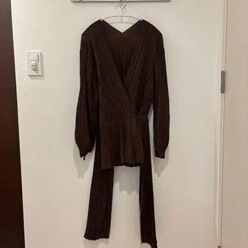브라운 플리츠 랩 셔츠 M 사이즈