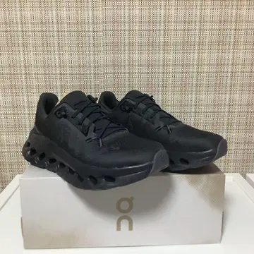 on 블랙 스니커즈 미사용 새상품 여성용