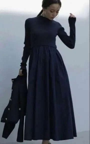 아뉴앙스 니트 도킹 원피스 네이비