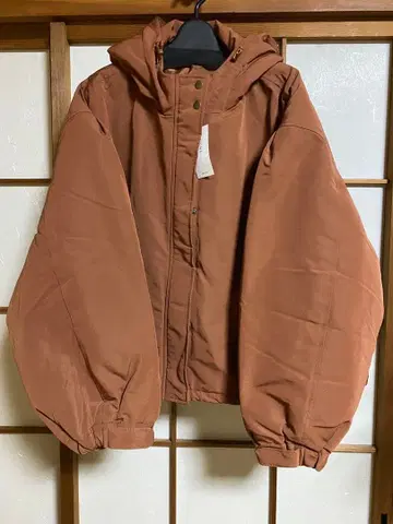 INGNI 잉그 새상품 충전솜 마운틴 후드티 M 사이즈 브라운