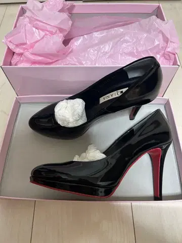 [ 새상품급 ] 다이애나 에나멜 하이힐 22.5cm 펌프스 레드 밑창