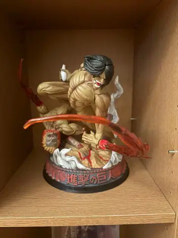 진격의 거인 엘렌 예거 피규어