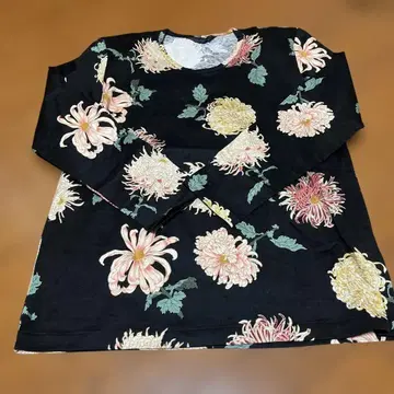 INGEBORG 꽃무늬 긴팔 T셔츠