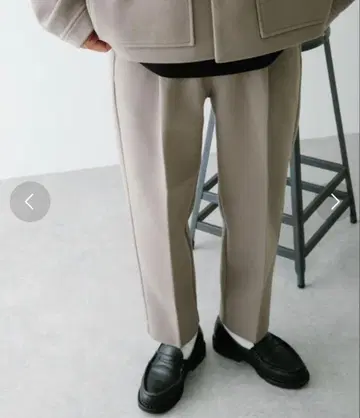 새상품 어반 리서치 울 터치 센터 프레스 슬랙스 팬츠