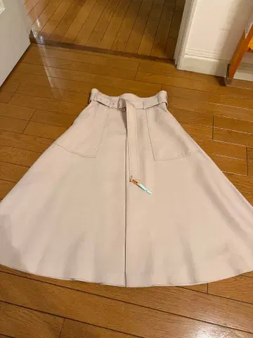 FOXEY 플레어 스커트 라이트 베이지 사이즈 38