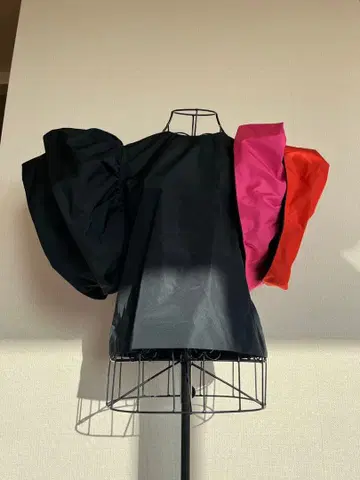 이단 프릴 상의 XS 블랙 핑크 오렌지