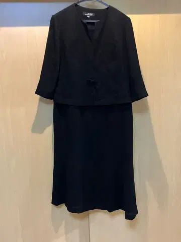 IGIN 블랙 원피스 수트