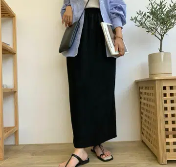 [ 새상품급 ] BLATE 라프 타이트 스커트 블랙