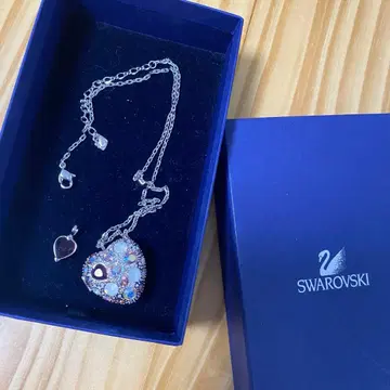 SWAROVSKI 목걸이 필통 로켓