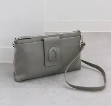 [ 새상품 ] ear PAPILLONNER 이아파피요네 숄더백