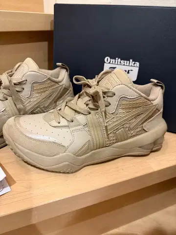 오니츠카타이거 스니커즈