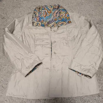 크림색 퀼팅 자켓 리버서블