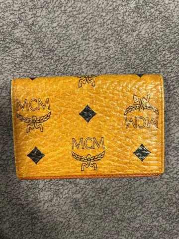 MCM 오렌지 가죽 패스케이스