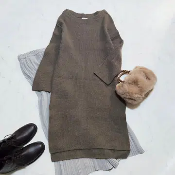 스픽앤스팬 리브 니트 원피스 사이드 슬릿 올리브 카키