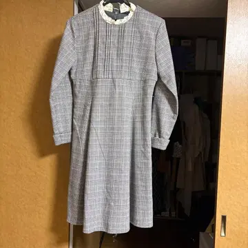 그레이 계열 체크 긴팔 원피스