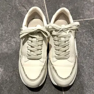 플러스 다이애나 올웨더 스니커즈 사이드 지퍼 L 화이트