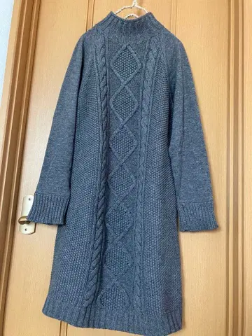 띠어리 그레이 케이블 니트 하이넥 원피스