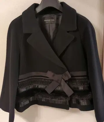 스트로베리 필드 리본과 퍼가 귀여운 숏코트