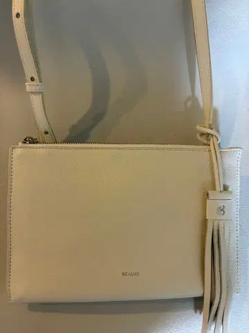 ships BEAUTE 화이트 가죽 숄더백