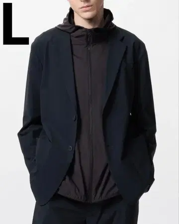 [레어] 유니클로 울트라 스트레치 자켓 L 사이즈 블랙