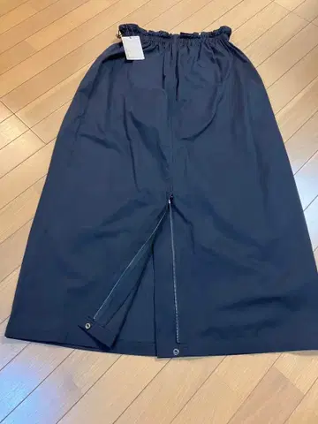 비어즐리의 롱 스커트