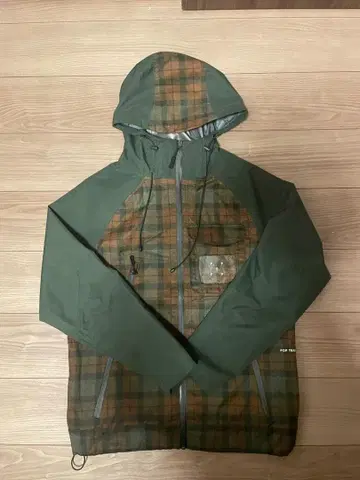 POP TRADING COMPANY CHECKEDORACLE JACKET