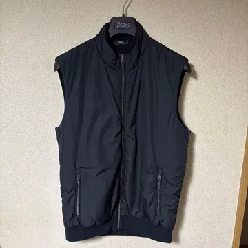 HERNO 헬노 폴리에스테르 코튼 피케 니트 충전솜 집업 베스트