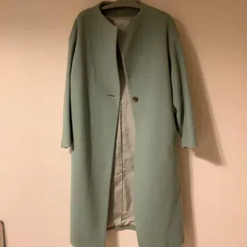 티아라 보틀넥 코트 울 100% 그린 코트