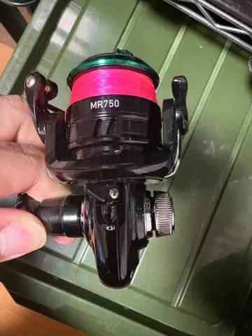 MR750 스피닝 릴