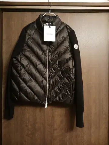 MONCLER 블랙 다운 자켓 니트 콤비