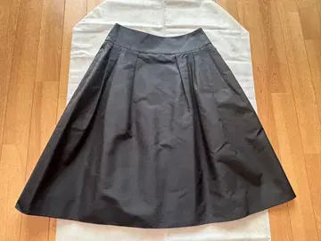 가격 인하 폭시 플레어 스커트 실크 블랙 38