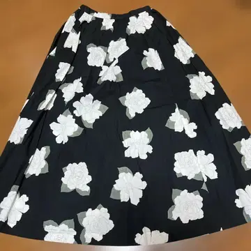 INGEBORG 플라워 프린트 플레어 스커트