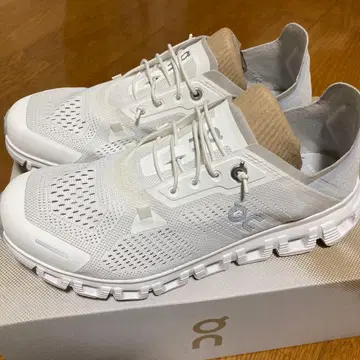 새상품급 On Cloud 6 Coast 스니커즈 25cm 온